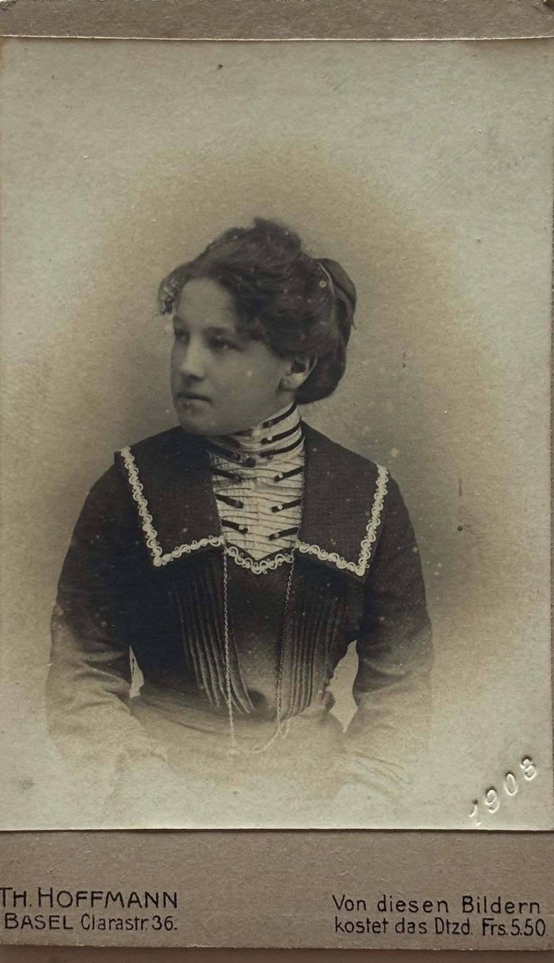 Cartes postales: CDV Th. Hoffmann, Basel - Frau, Mode – D'occasion à Frauenfeld par Merk52