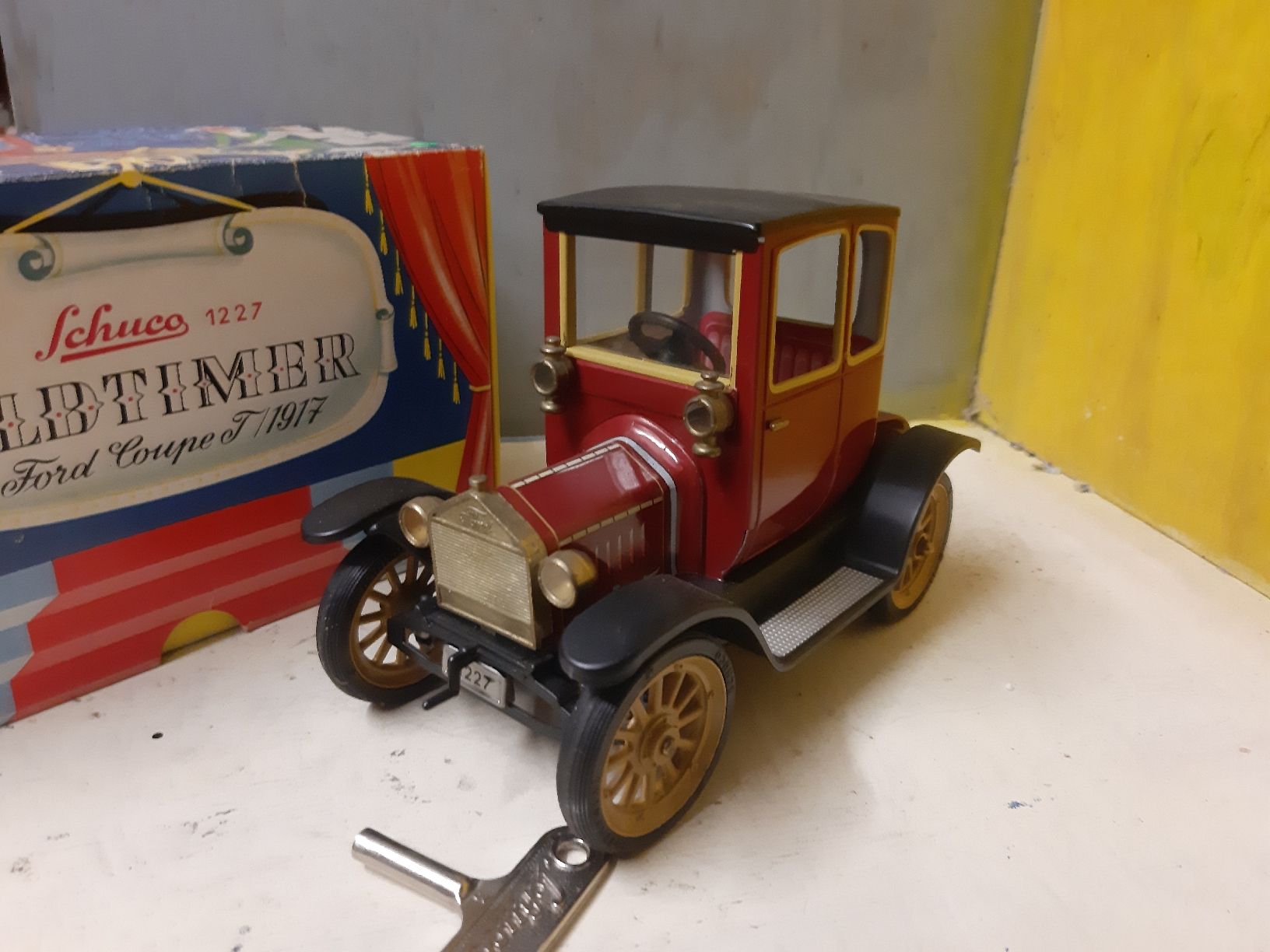 Schuco Giocattoli: Oldtimer Ford T, Schuco – Nuovo e nell'imballaggio originale da Monthey venduto da Jmbois 2