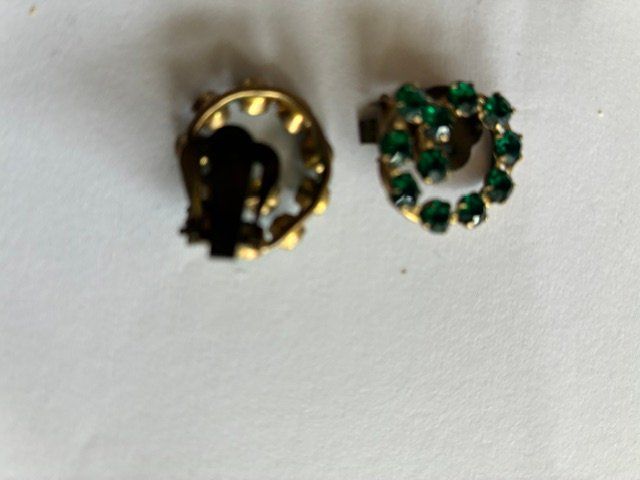 Ohrringe & -stecker: pendetifs-clous d'oreilles -verts - – Gebraucht aus Evilard von nenette01 1