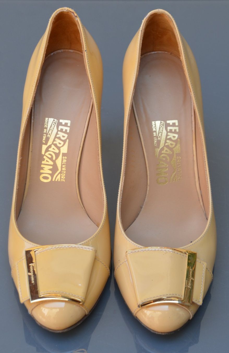 Salvatore Ferragamo Damenschuhe: Pumps Salvatore Ferragamo .38 = 24 cm – Gebraucht aus Collonges von arashee 2