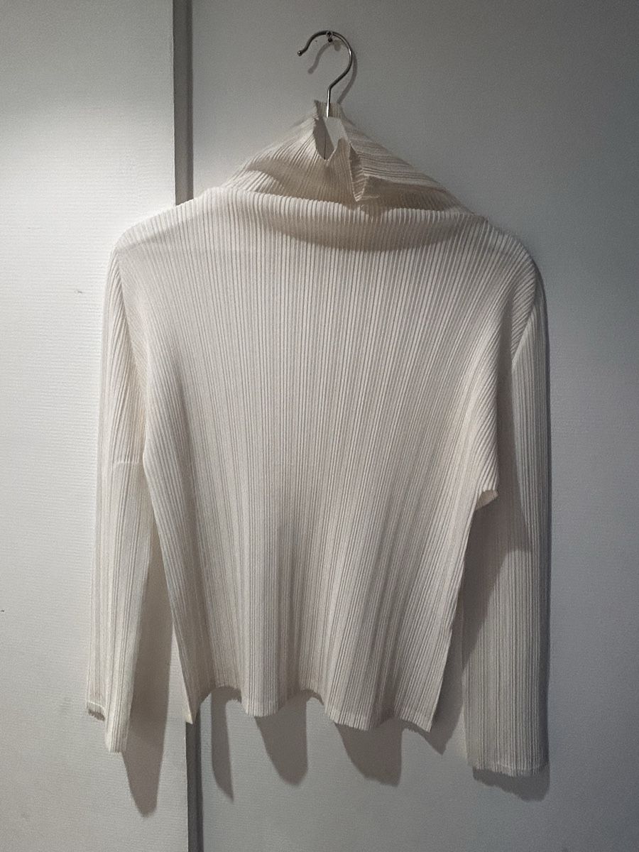 Issey Miyake Tops: Pleats please issey miyake – Neu (gemäss Beschreibung) aus Versoix von izu_hhb9