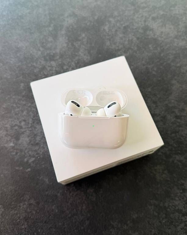 Apple Cuffie: Apple AirPods Pro (2nd gen) – Usato da Eiken venduto da gre_j9y8
