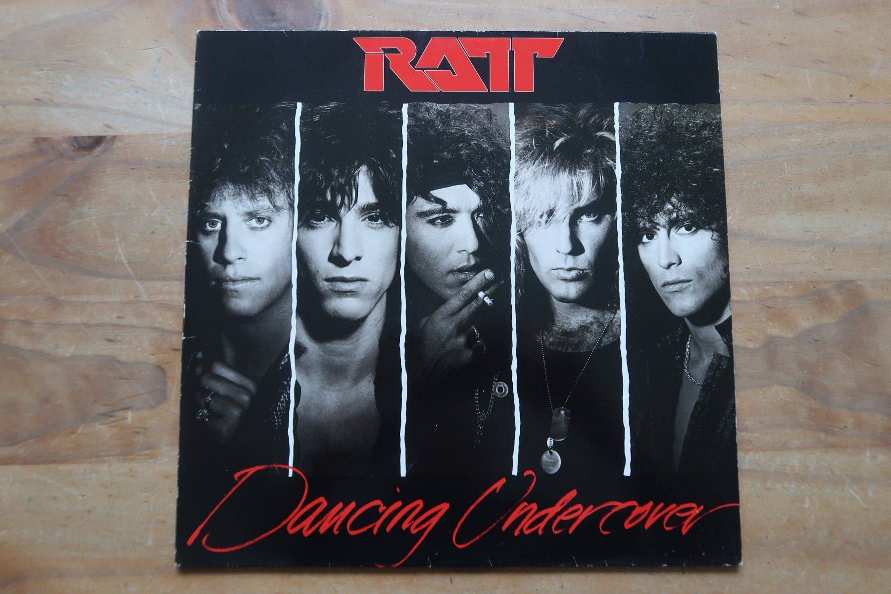 Dischi in vinile: RATT - DANCING UNDERCOVER -  VINYL LP – Usato da Basel venduto da Patiscat