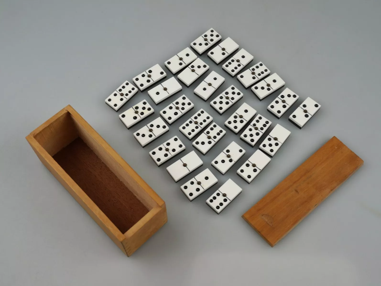 Spiele: Domino Spiel – Gebraucht aus Rüti ZH von Restwert_Rueti_ZH