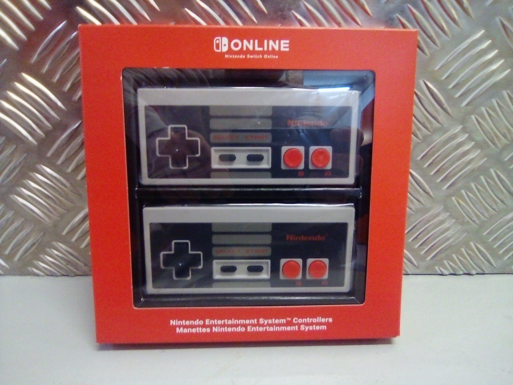 Nintendo Controller: Nintendo Switch Online NES Controller | NEU mit OVP/CiB – Nuovo e nell'imballaggio originale da Winterthur venduto da Colonica