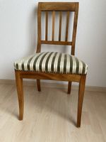 vier Biedermeierstühle Nussbaumholz