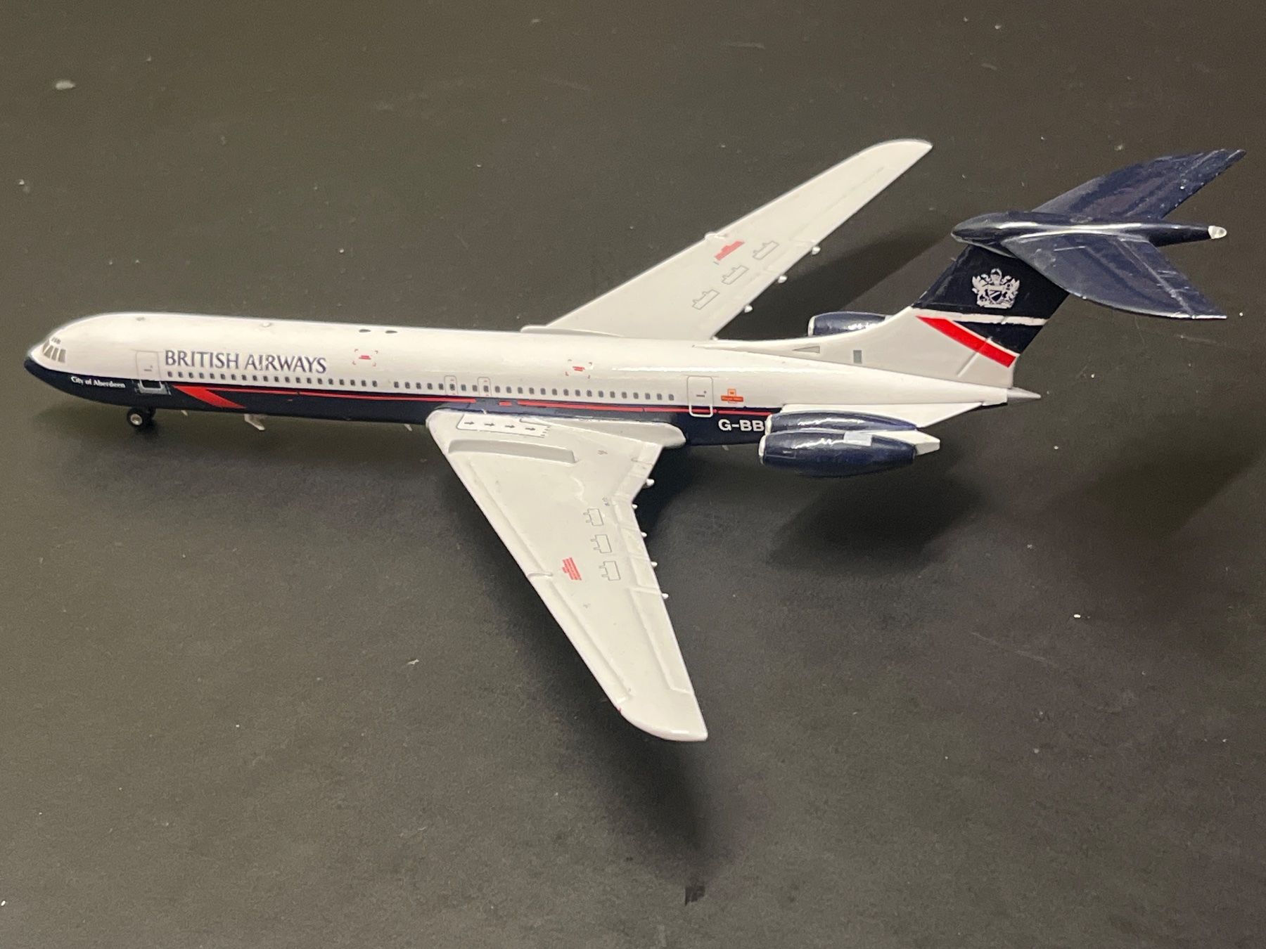Kit di modellismo & Modellini statici: Vickers VC 10 Super, British Airways 1:200 – Nuovo (secondo la descrizione) da Rombach venduto da wal_xxr7 2