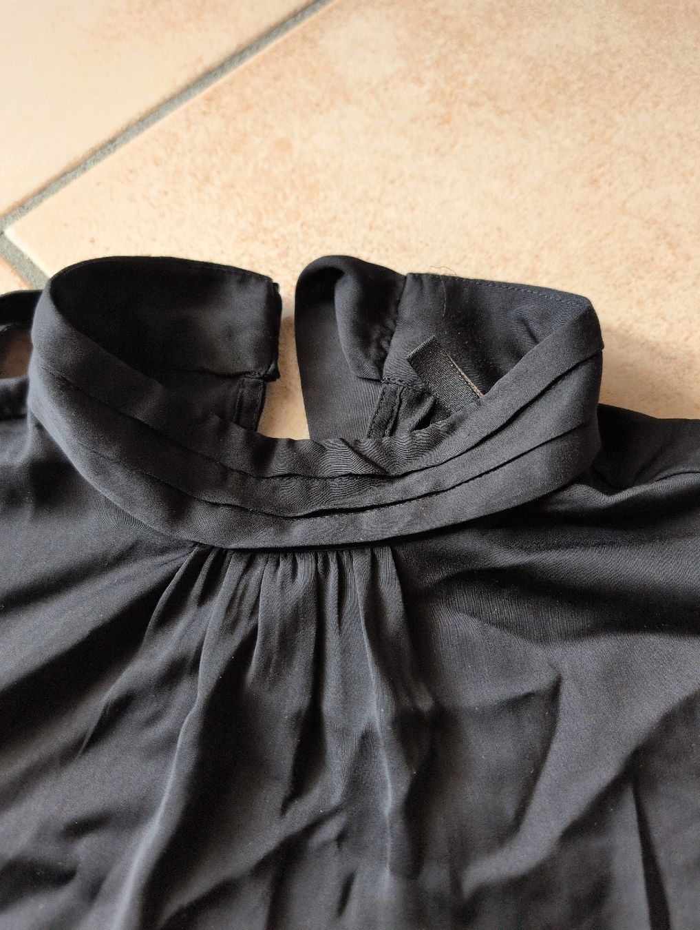 Vero Moda Camicette: Bluse S in schwarz mit Schleife hinten – Usato da Unterlunkhofen venduto da SophieS. 1