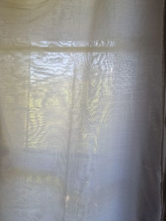 Schöner weisserVorhang (320x220cm) mit Gleiter