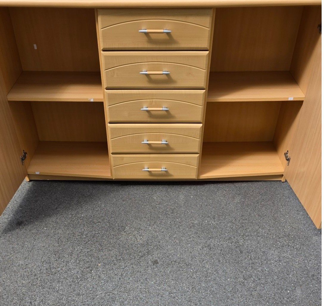 Cassettiere: Sideboard / Kommode hell – Viel Stauraum gebraucht – Usato da Flums venduto da Flumsantik 1