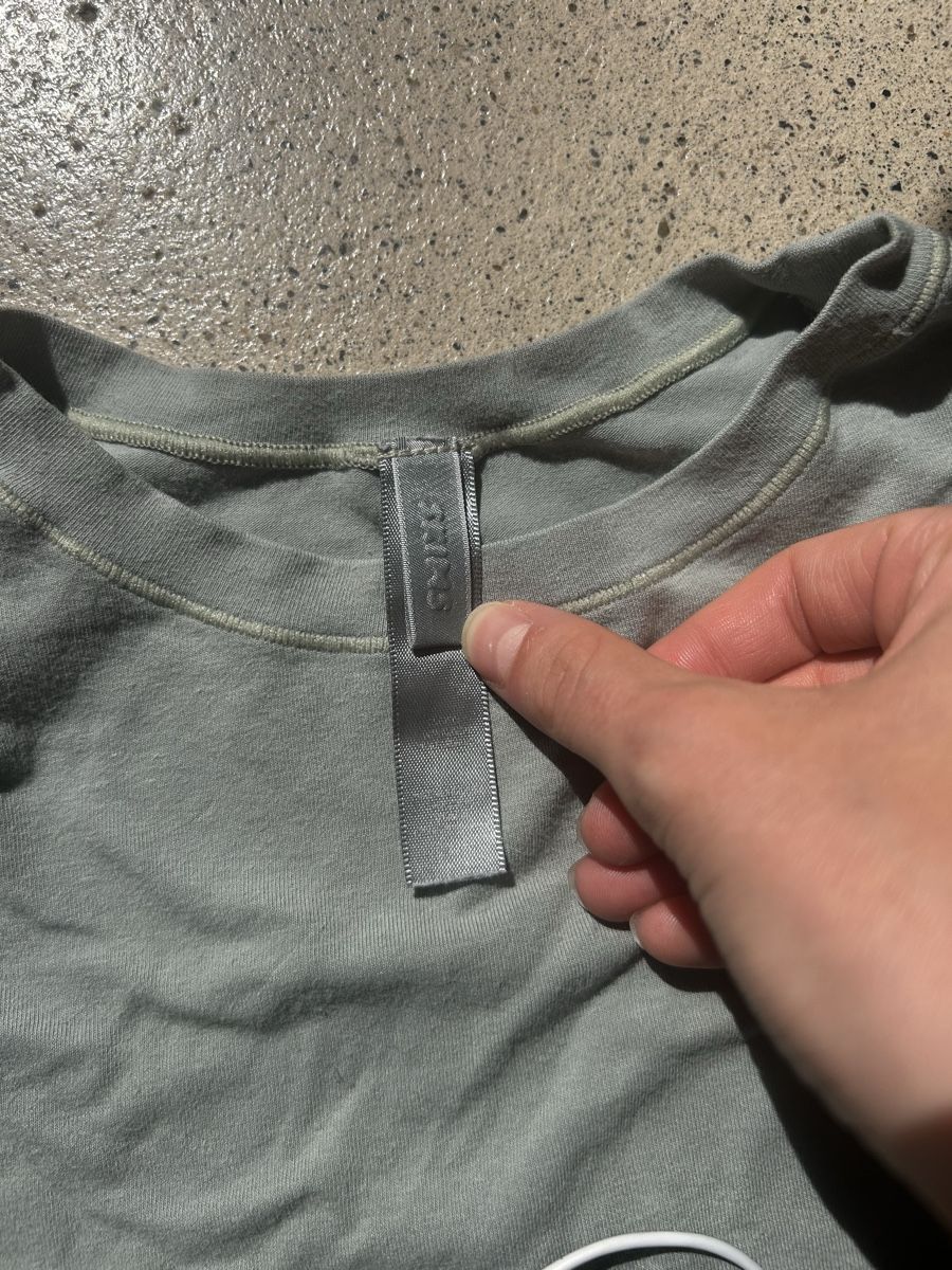 Skims T-Shirts: Skims Top – Neu (gemäss Beschreibung) aus Zürich von mie_wgb9 1