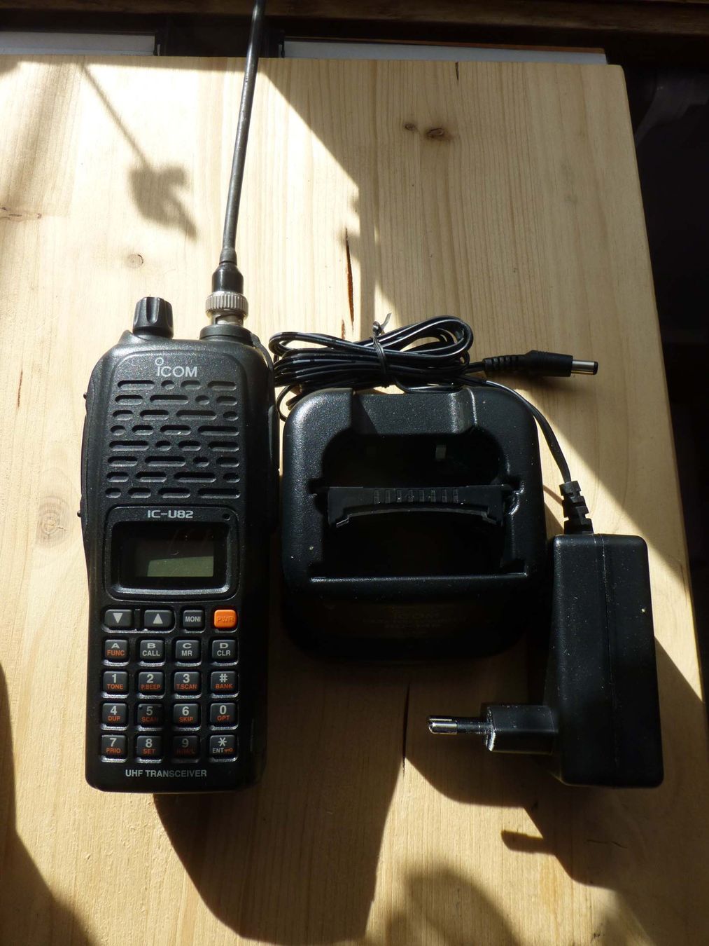Icom Technique de radiocom: Amateurfunkgerät ICOM IC-U82 – D'occasion à Rapperswil BE par morjis 2
