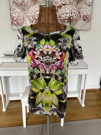 Seidentop von Marccain, No. 1