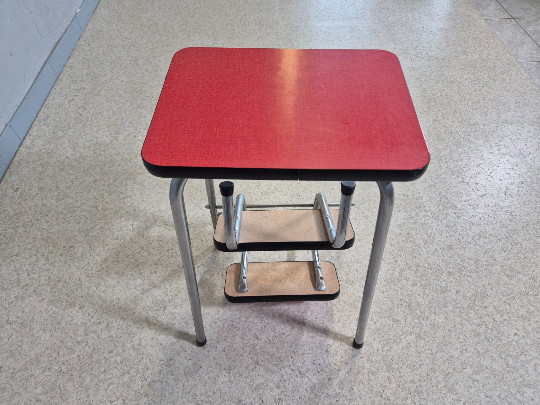 Hocker: Step-Stool Tritthocker 3-Tritt Hocker kelco rot – Gebraucht aus Nottwil von Wondewa-Shop 6