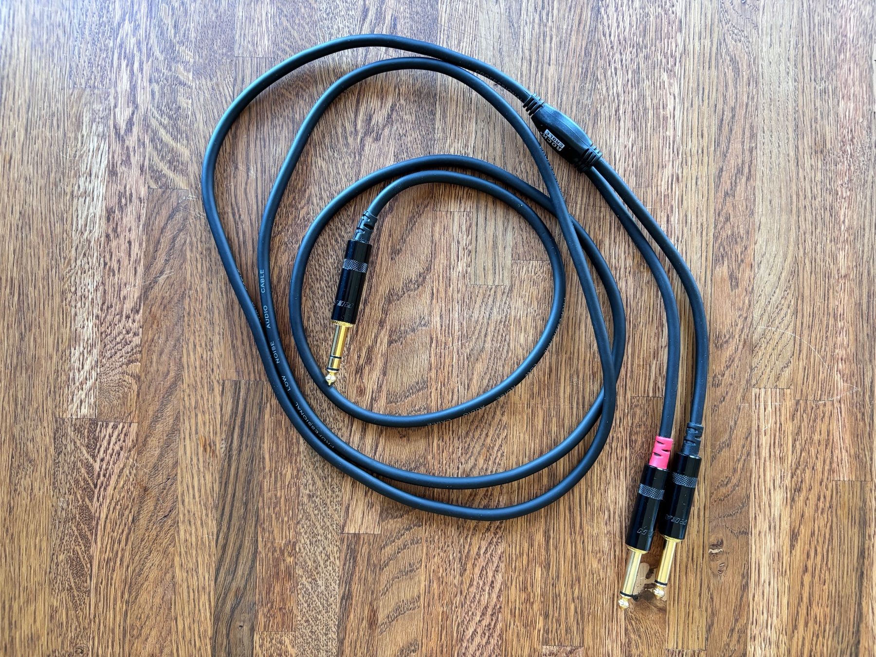 Cavi: ROCKCABLE Audiokabel 2x TS 6,3 / TRS 6.3 / 2 m – Usato da Bern venduto da dlm01