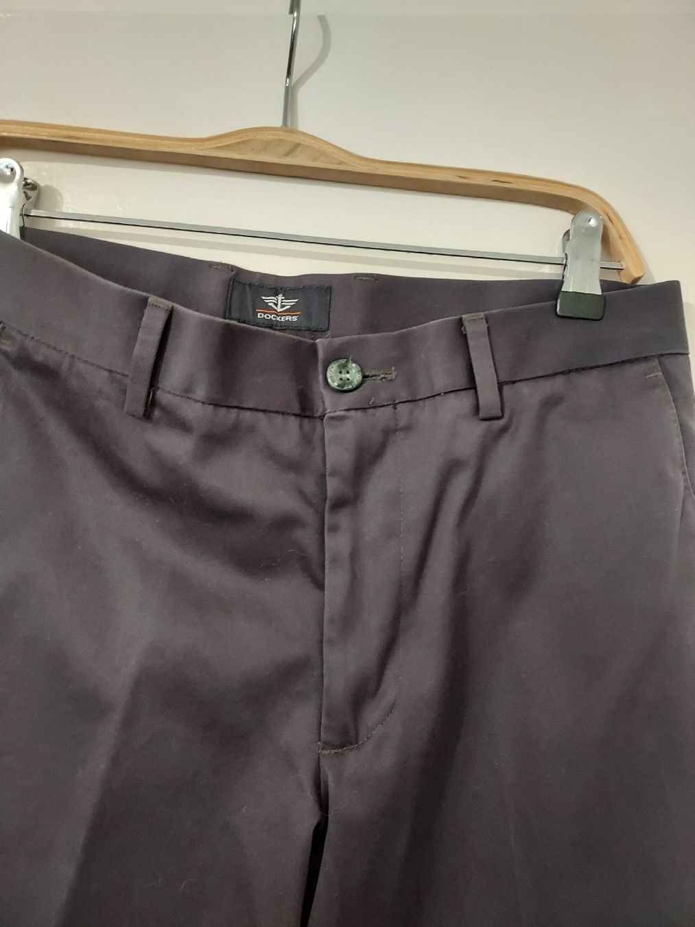 Pantaloni: Pantalon Dockers, taille 28/30. – Usato da Lausanne venduto da Kitty_Friperie