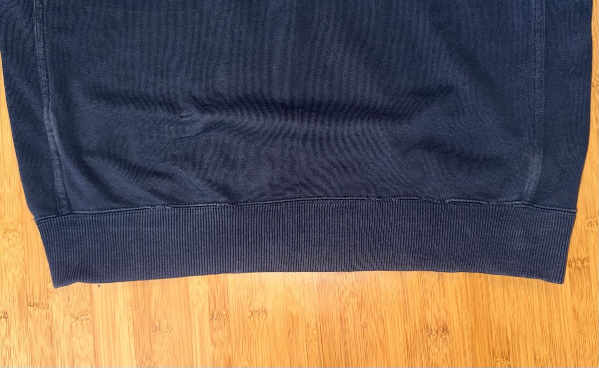 Champion Pullover & Sweatshirts: Champion Pullover Dunkelblau – Gebraucht aus Brienz BE von jeyjeyyyyy 4