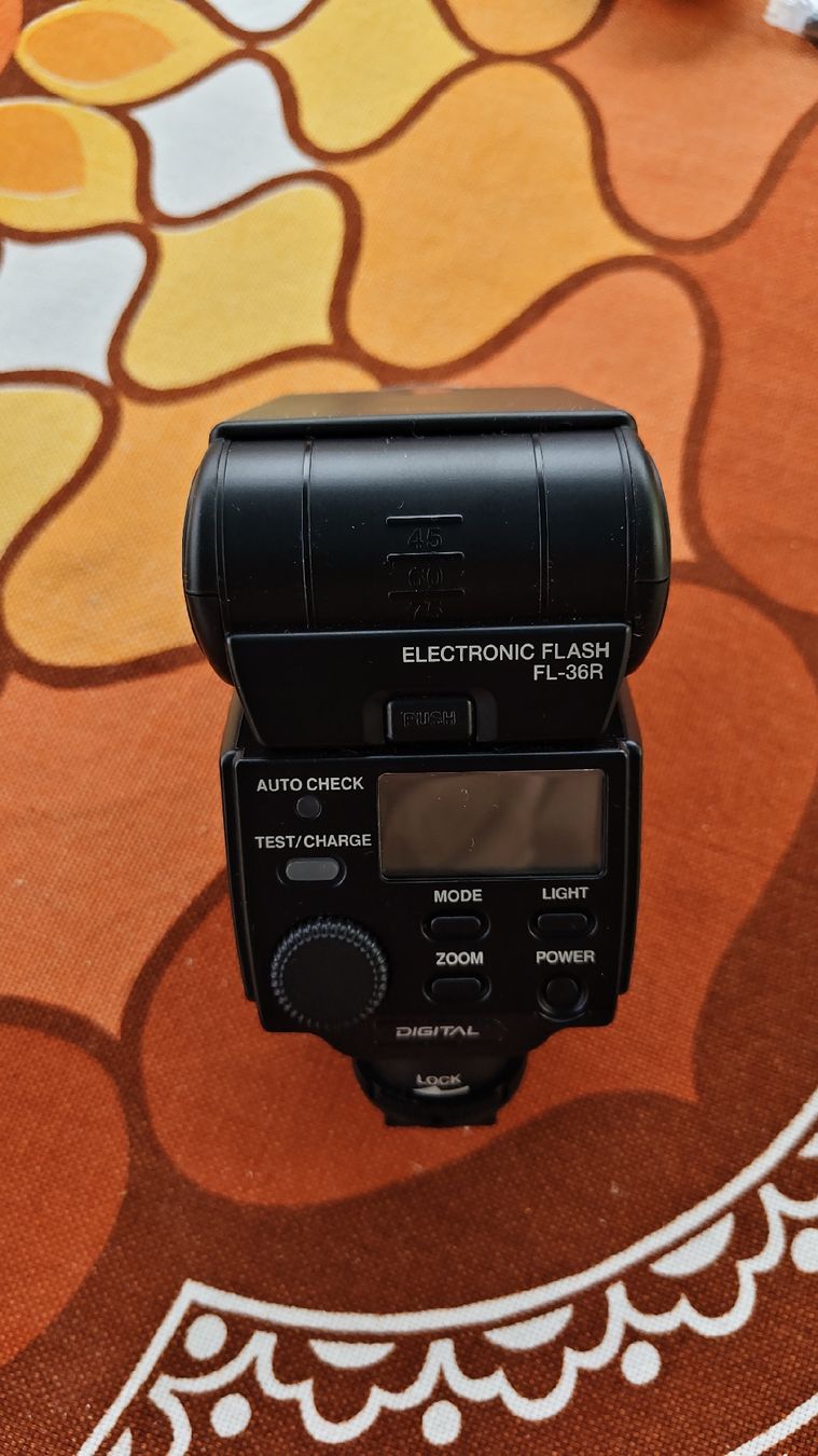 Olympus Kamera: Olympus OM-D E-M10, avec accessoires – Gebraucht aus Sugiez von clo_76gd 4