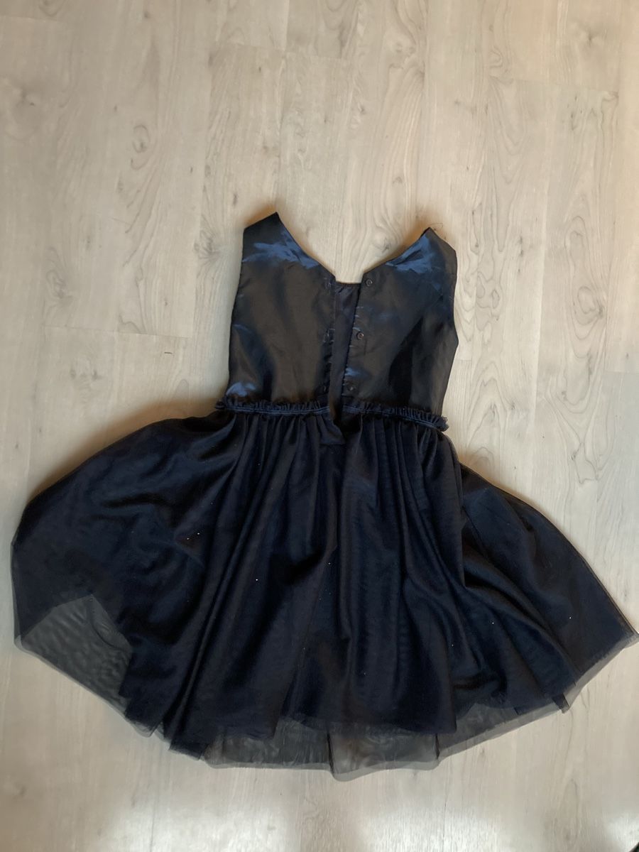 H&M Kleider & Röcke: Kleid H&M 128 – Gebraucht aus Amden von Karplusan 1