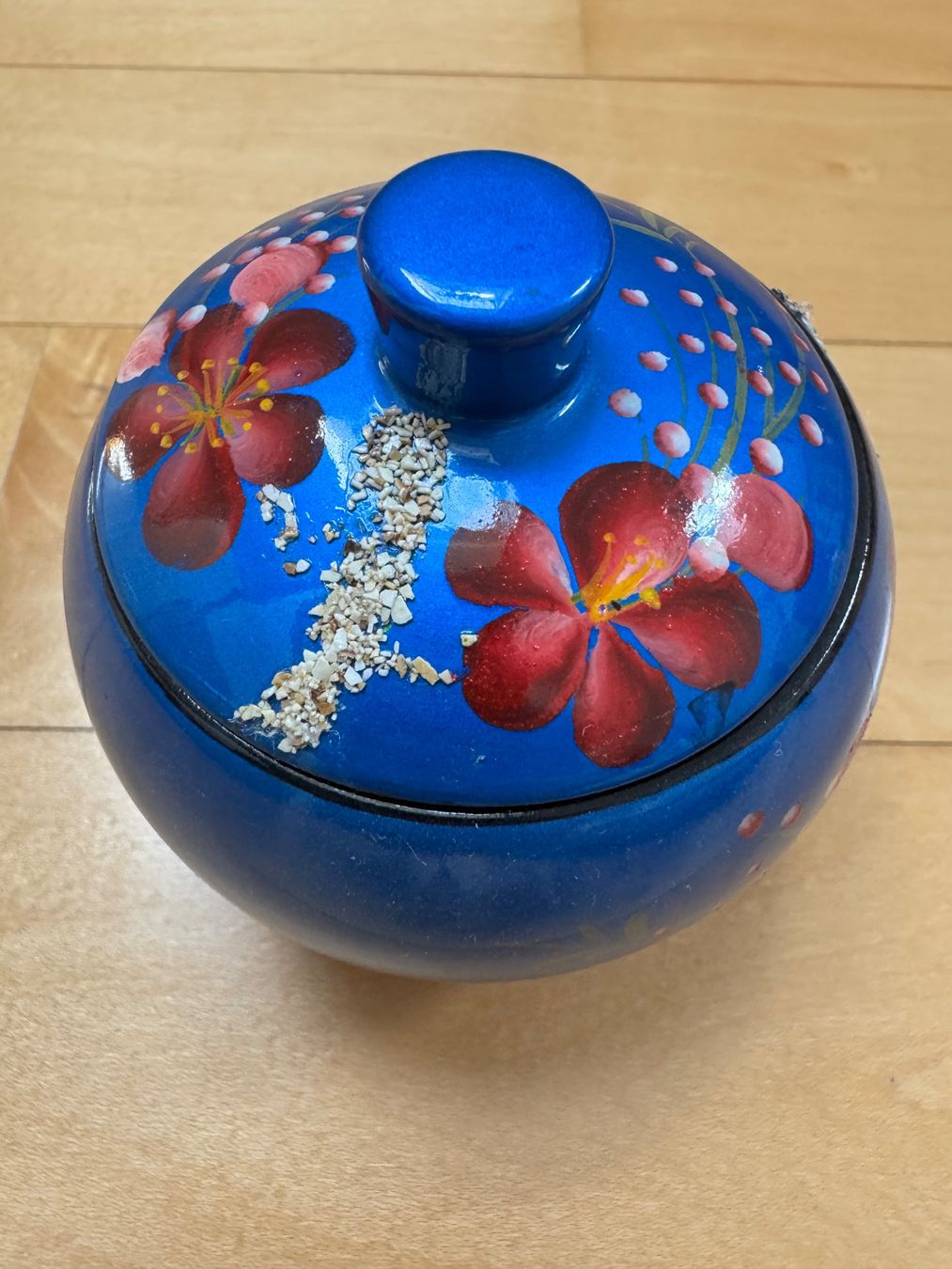 Tutte le decorazioni: Blaue Vintage Dose mit Blumenmuster – Usato da Urdorf venduto da roses202 1