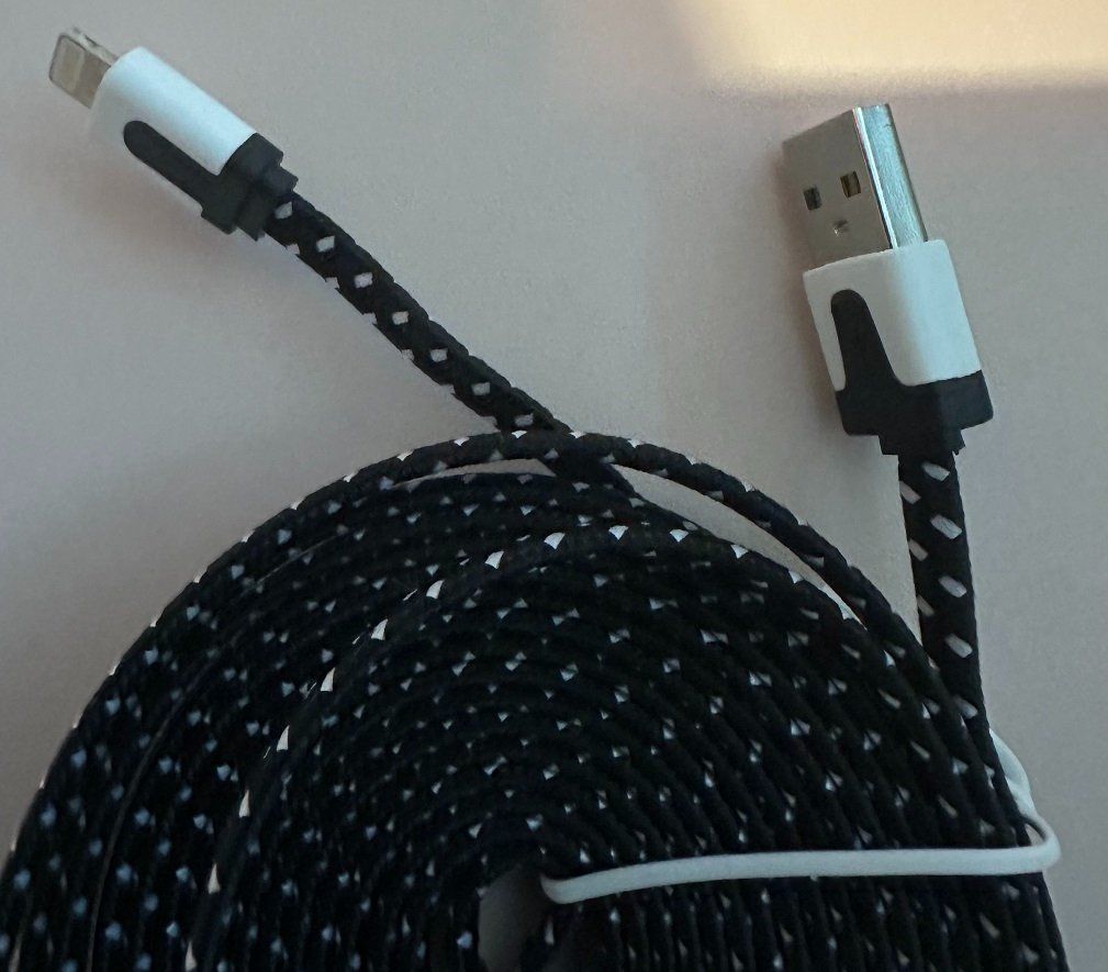 Câbles: iPhone Ladekabel Daten USB Kabel(3m) – Neuf (Voir description) à Nidau par EXP40 1