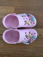Rosa Clogs, Grösse 30, mit Schmuck, Top Zustand!