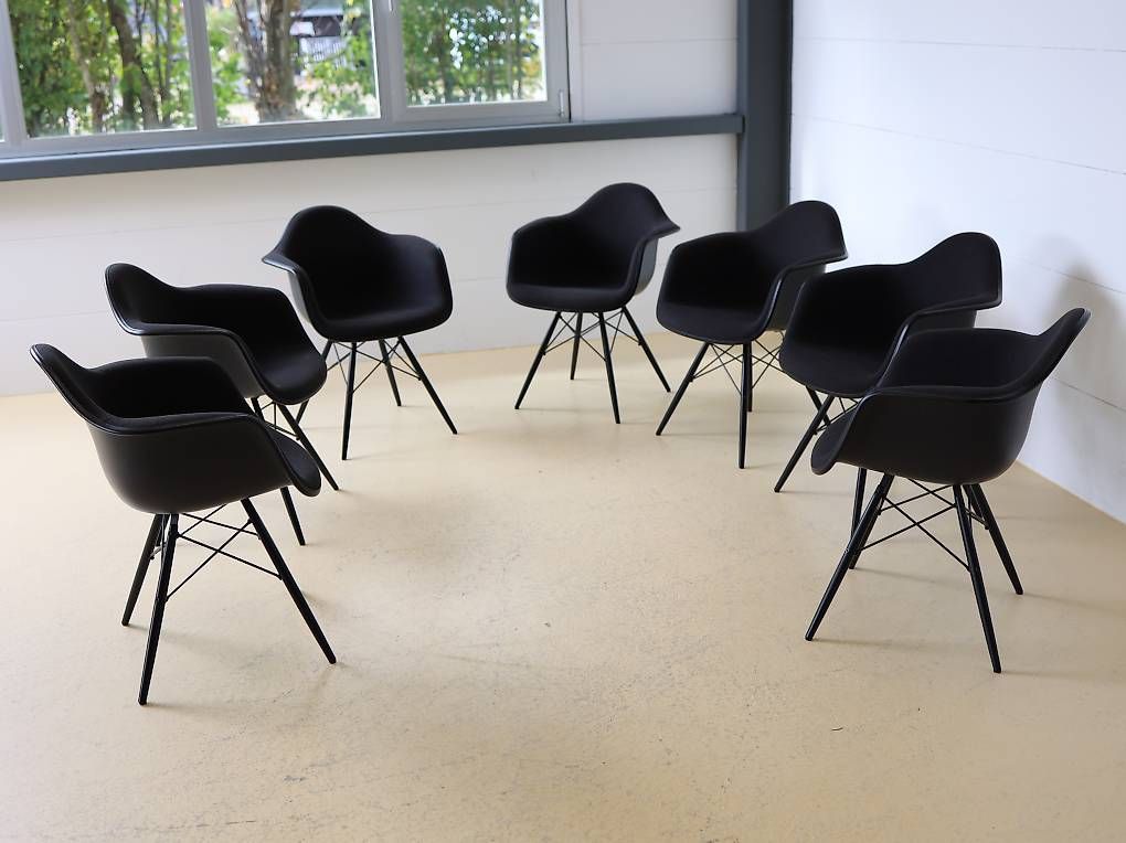 Vitra Sedie: 2 VITRA Armchairs DAW von Eames – Usato da Meinisberg venduto da atelier_TILIJA 7