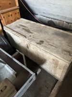 Sehr alte Truhe Jg. 1688 restaurationsbedürftig 