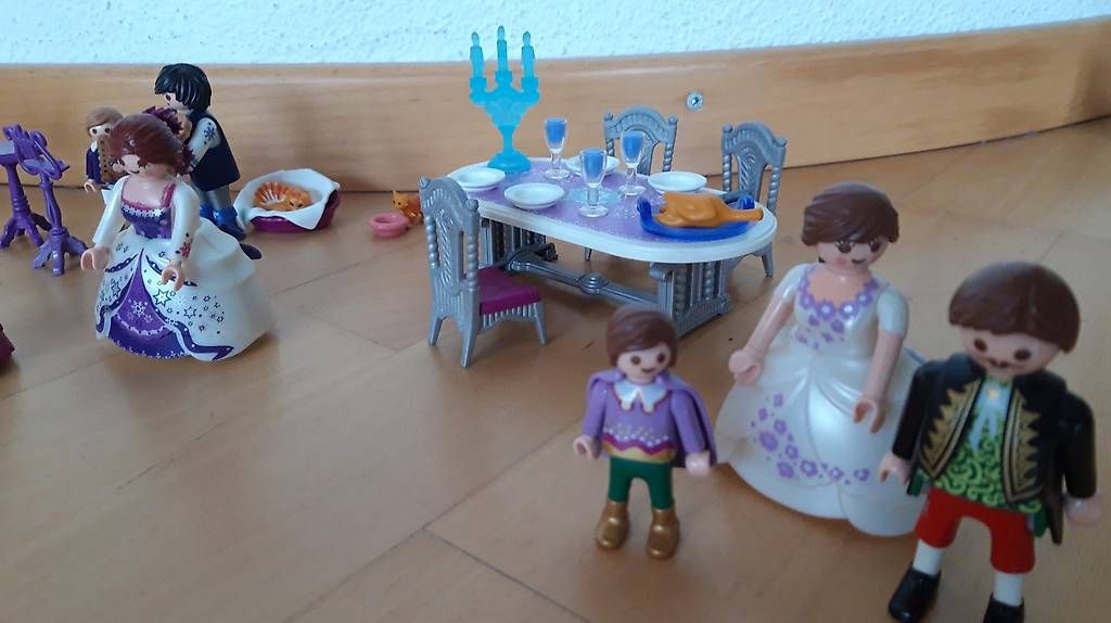 Playmobil Giocattoli: Playmobil 9485 Weihnachtsball – Usato da Steckborn venduto da Kejoel 3