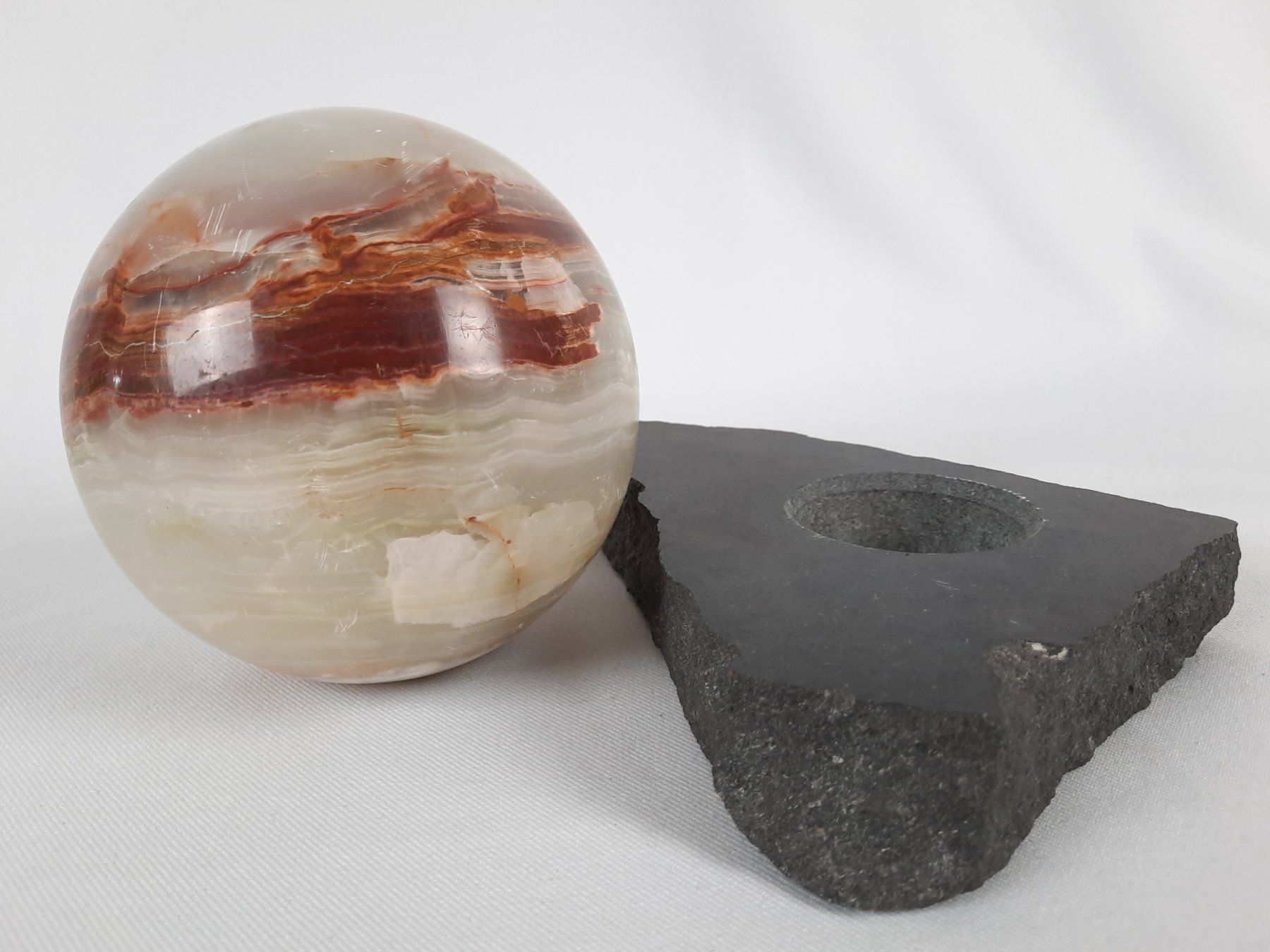 Minerali & Pietre curative: Onyx Stein auf Sockel – Usato da Beinwil am See venduto da Restwert_Beinwil 5