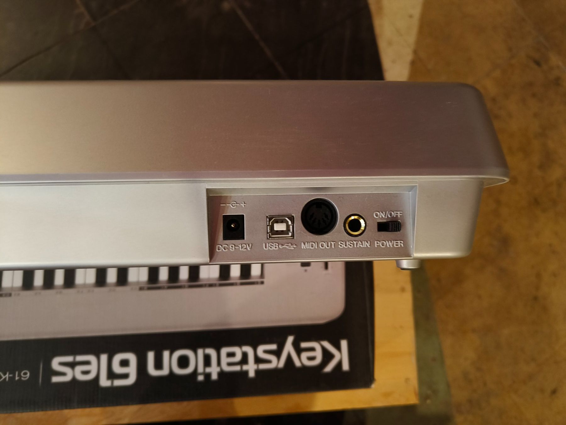 M-Audio Strumenti musicali: M-Audio Keystation 61 Semi-Weighted MIDI Controller Keyboard – Usato da Fribourg venduto da Kazanthul 3