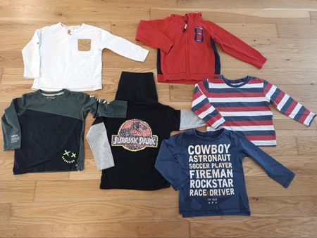 Kleiderpaket Jungen Langarmshirts Pulli akzeptabel