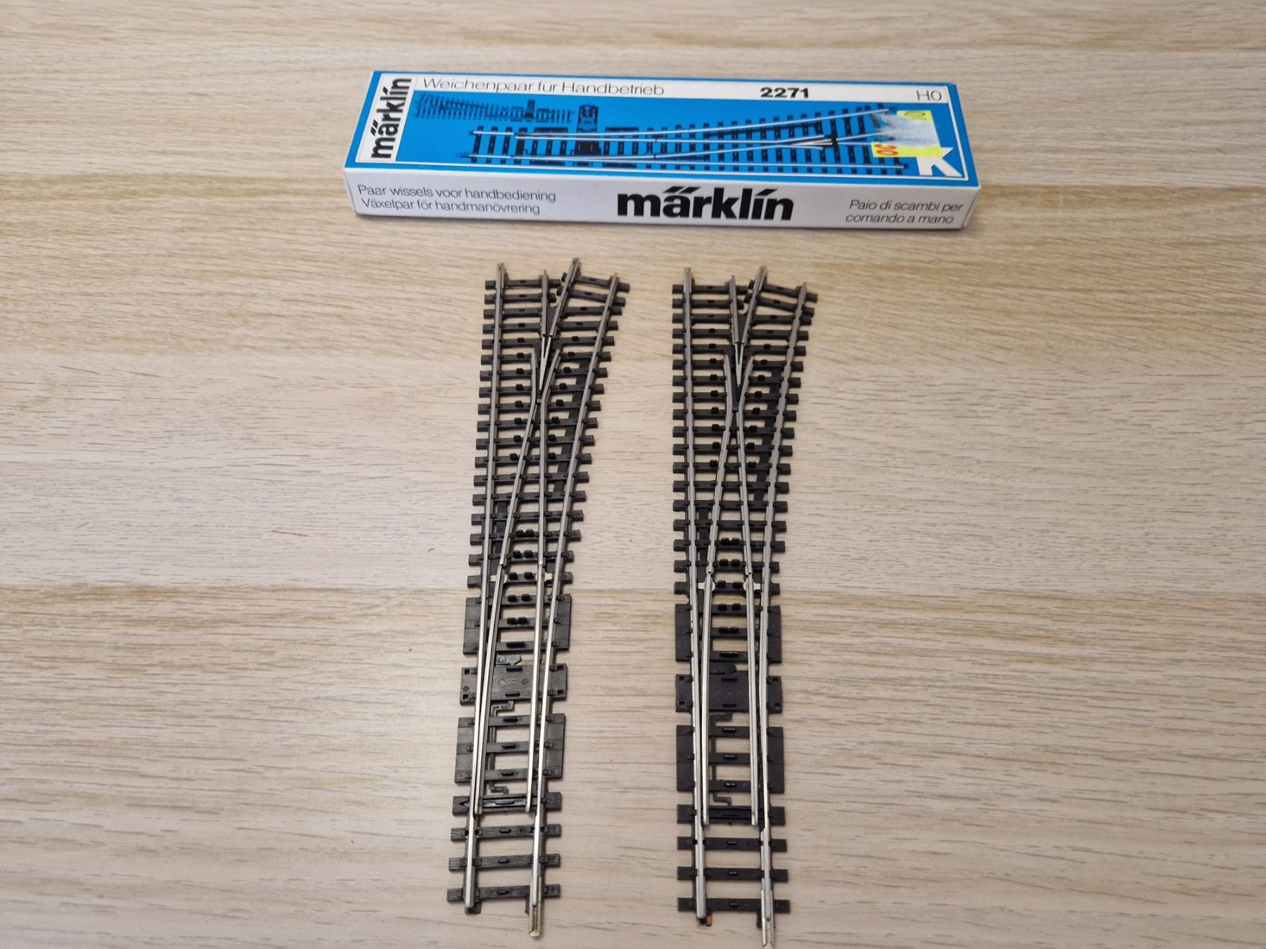 Märklin Modellini di ferrovie: Märklin 2271 Weichenpaar K H0 – Usato da St-Aubin-Sauges venduto da tantome