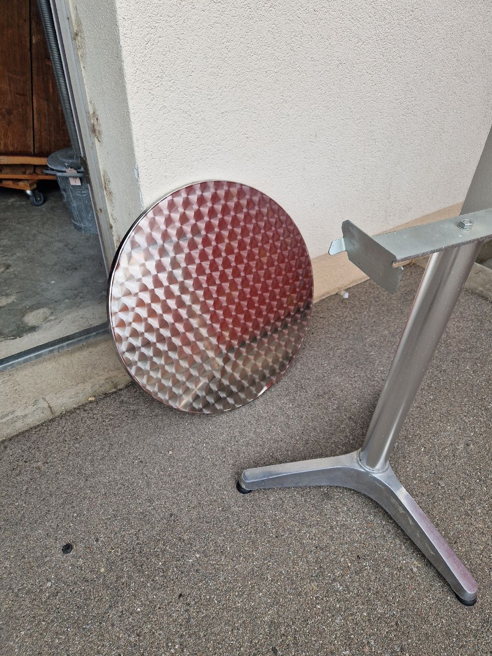 Tavoli: Runder Gartentisch mit Edelstahl-Look, Durchmesser 60cm – Usato da Mörigen venduto da Clio111 3