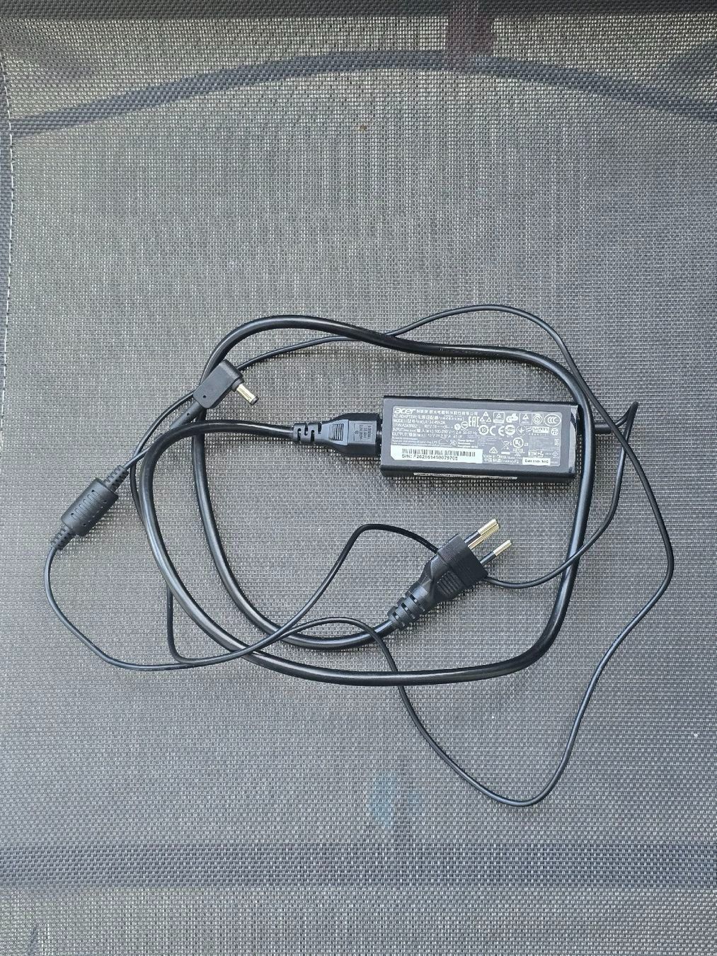 Acer Caricabatterie: Acer Ladegerät Netzteil 45 Watt Original – Usato da Suberg venduto da Lovelyfashion
