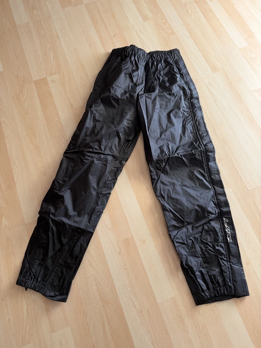 Kleiderpakete: Motorrad-Regenhose Gr XL – Gebraucht aus Aarwangen von Cyango 4