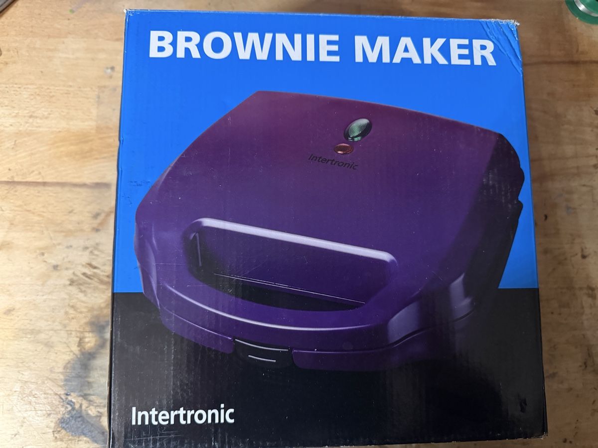 Komplettküchen: Brownie Maker – Gebraucht aus Zweidlen von Musicman6