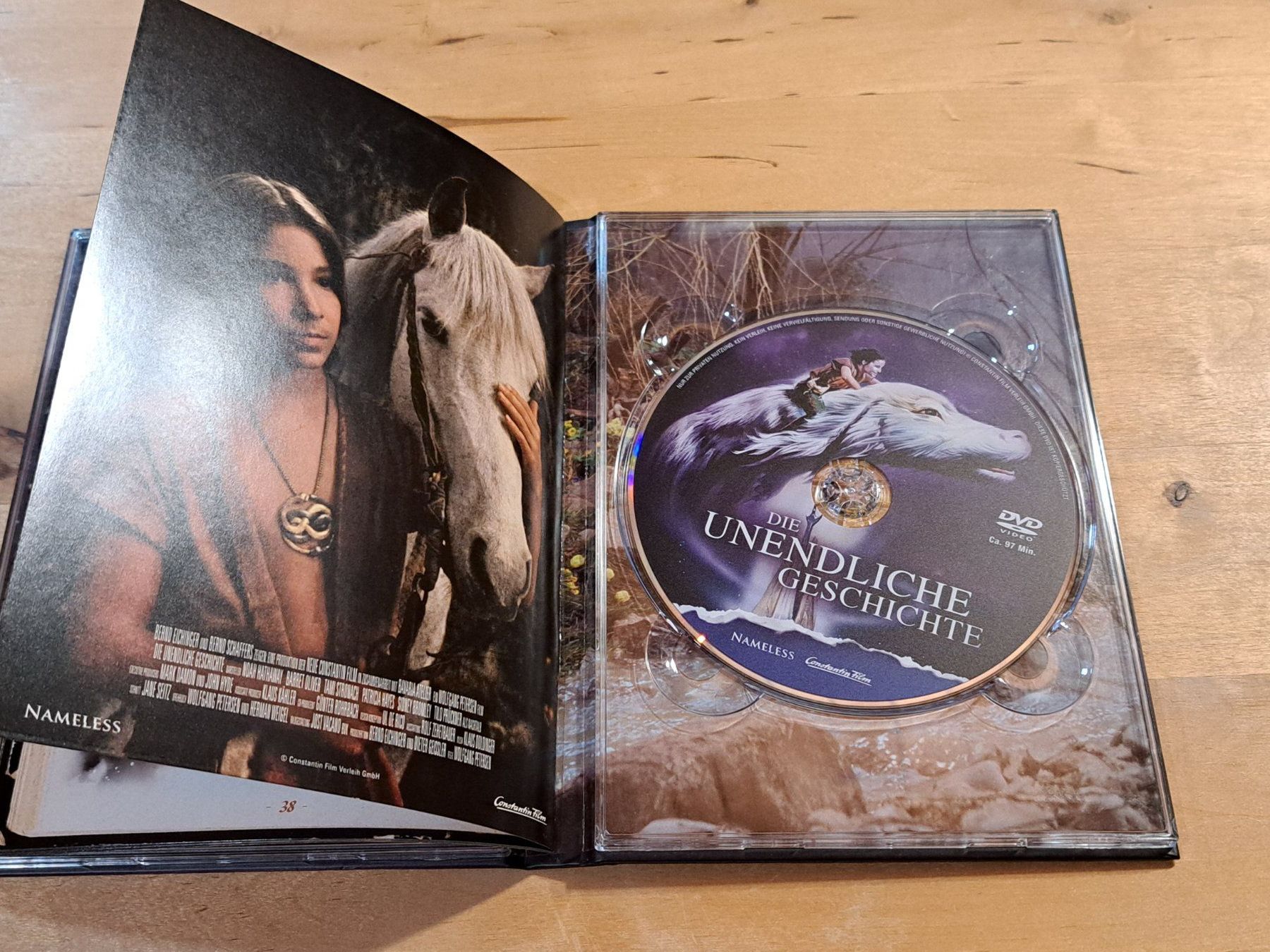 Tutti i DVDs: Die unendliche Geschichte, Mediabook mit Blu-ray und DVD – Nuovo (secondo la descrizione) da Unterseen venduto da Kanica 6