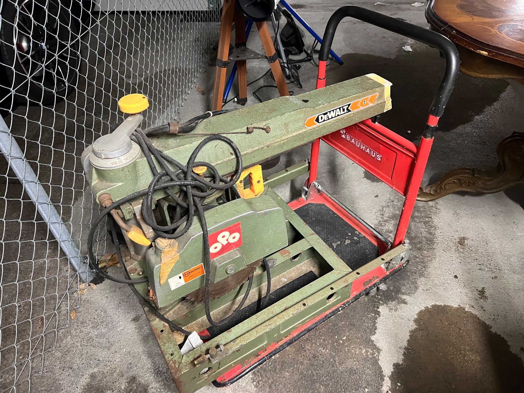 Alle Maschinen: DeWalt Fräsmaschine – Gebraucht aus Unterengstringen von Gustav03