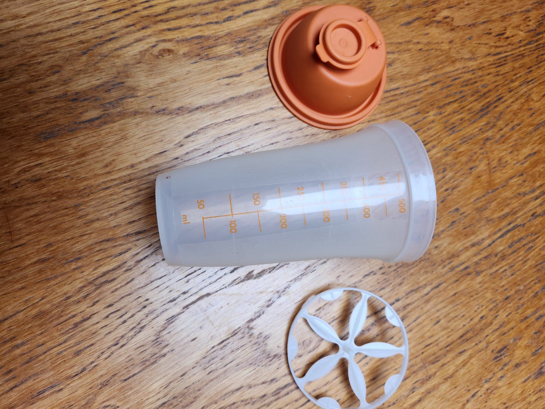 Tupperware Contenitori & Simili: Tupperware Shaker 500ml kleinem Teiler Orange – Usato da Gstaad venduto da Meiel2020 3