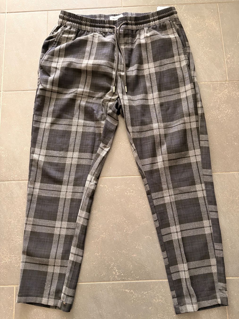 Pantalons: Hose - Grösse L - Only&Sons – D'occasion à Oberuzwil par Tomsi_9