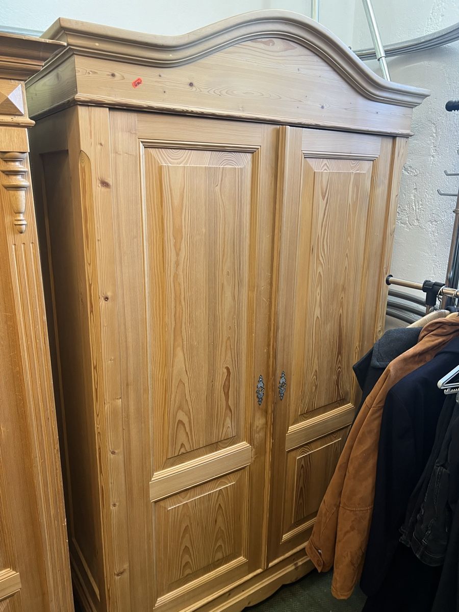 Armadi: Bauernschrank Antikschrank Schrank – Usato da Nürensdorf venduto da Altrisa