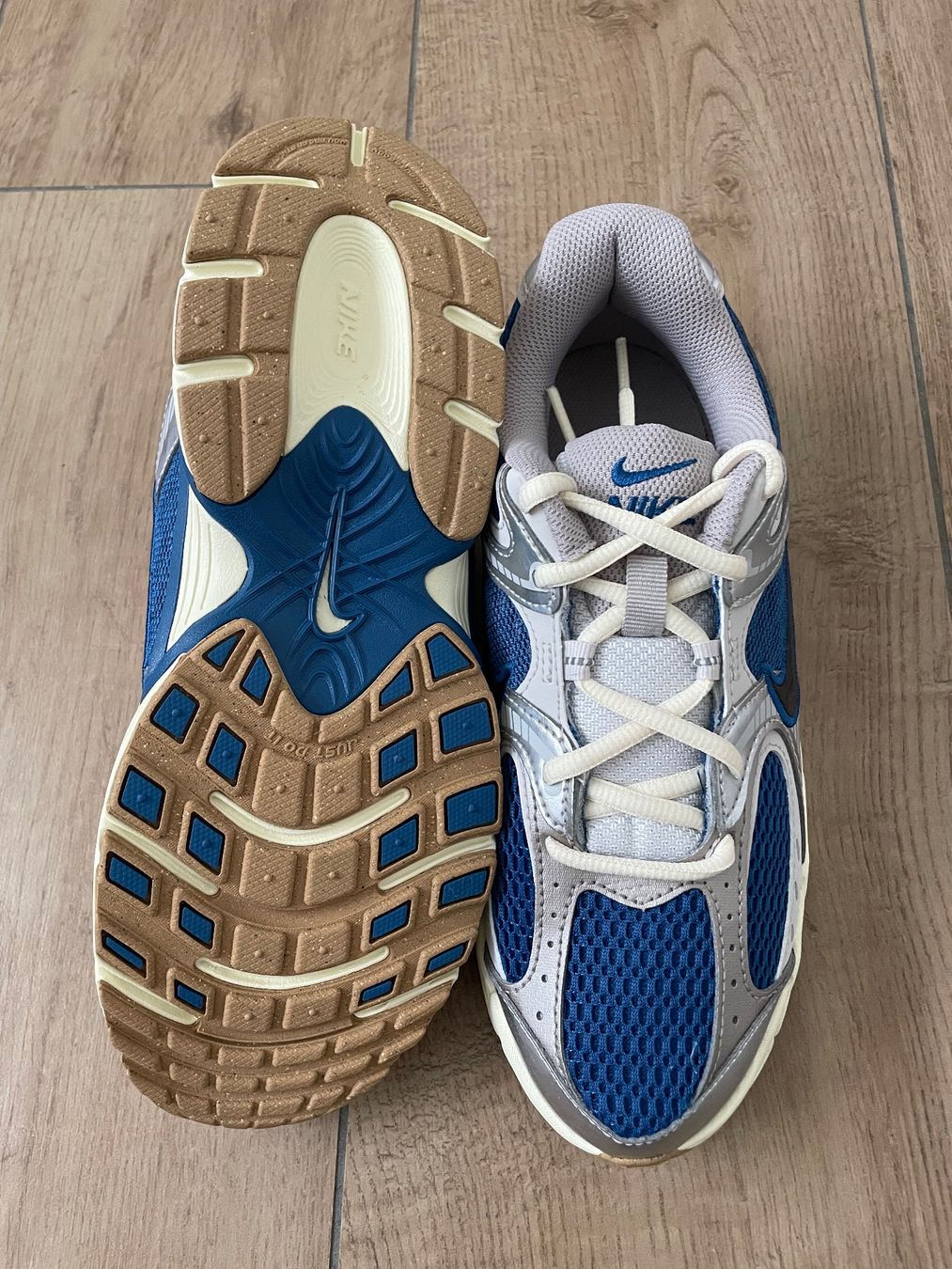 Nike Schuhe für Jungen: Nike Turnschuhe V5 Gr. 38.5 NEU – Neu und originalverpackt aus Waltenschwil von hansnine 3