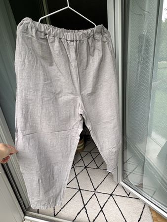 lockere graue Hose