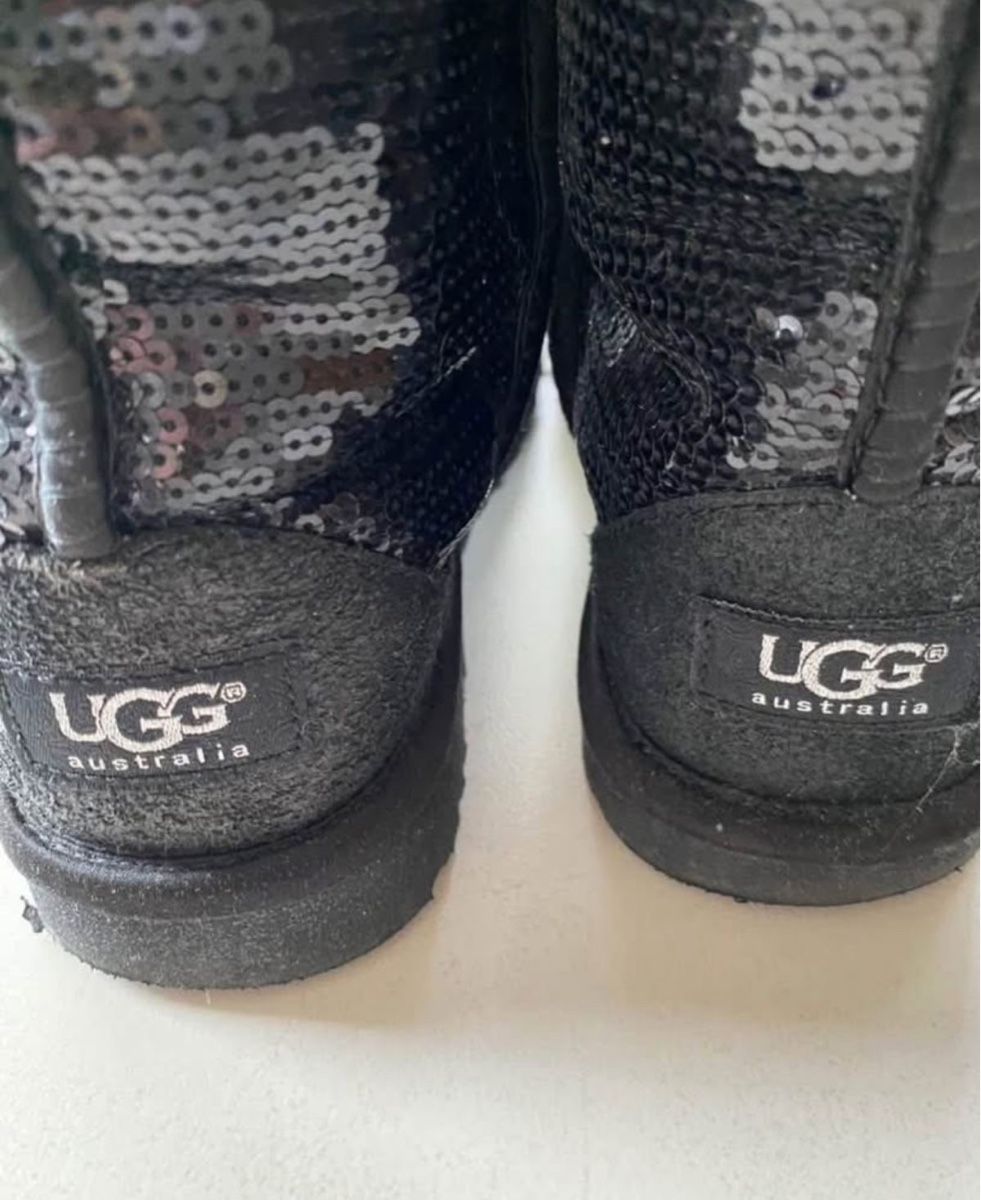 Ugg Scarpe da donna: Ugg Boots mit Pailletten Gr. 37 schwarz – Usato da Ellikon an der Thur venduto da Bali1999 3