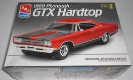 AMT 1969 PLYMOUTH GTX HARDTOP 1:25