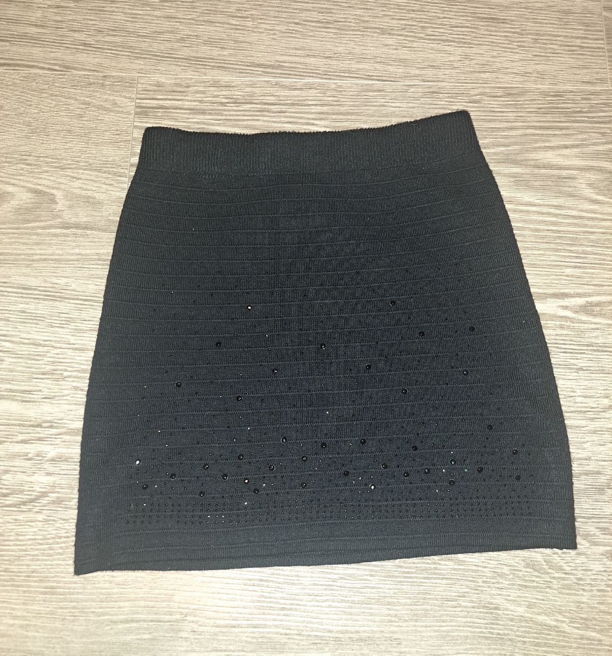 Gonne: Schwarzer Minirock mit Strass, Gr. S/M – Usato da Wetzikon ZH venduto da secondhandsfashion