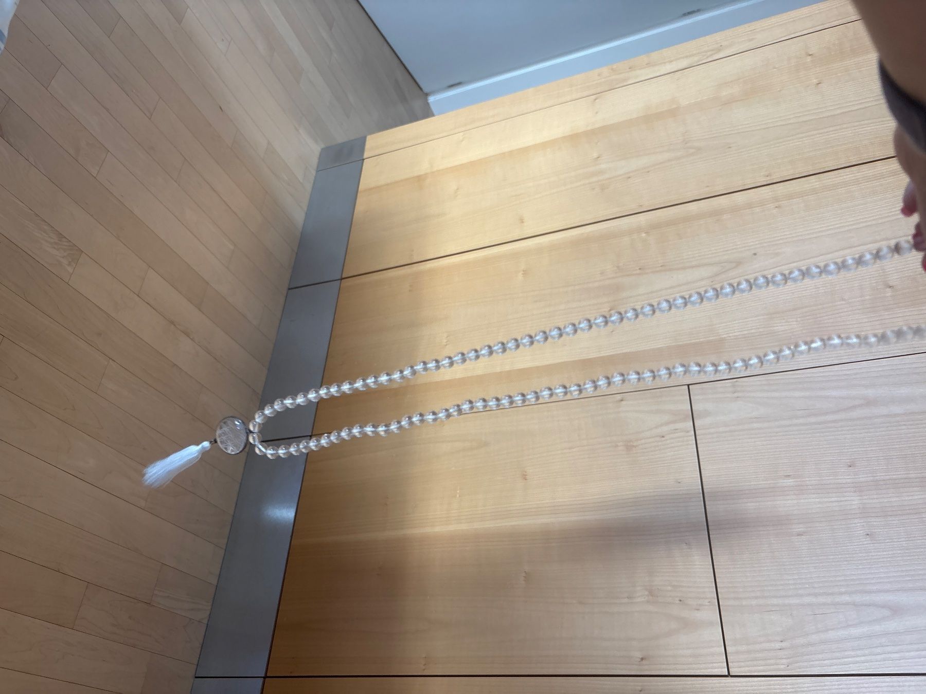 Catenine: Collier avec pendentif rond et pompon – Usato da Puidoux venduto da ray_2b5z 2