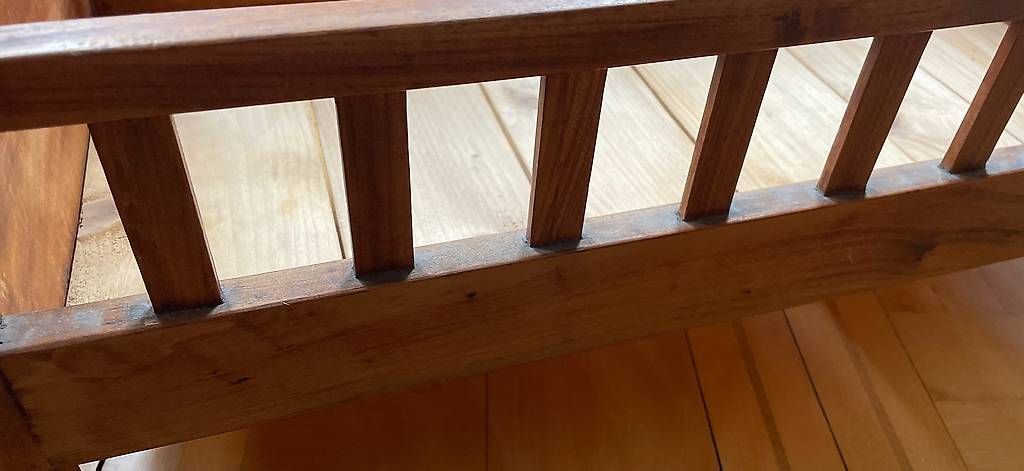 Spielzeuge: Antikes Holzbett für Puppen oder Teddies – Gebraucht aus Bütschwil von Biberli59 4
