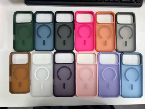 Cover & Protezioni schermo: iPhone MagSafe Hülle  – Nuovo e nell'imballaggio originale da Kloten venduto da ST-Kloten